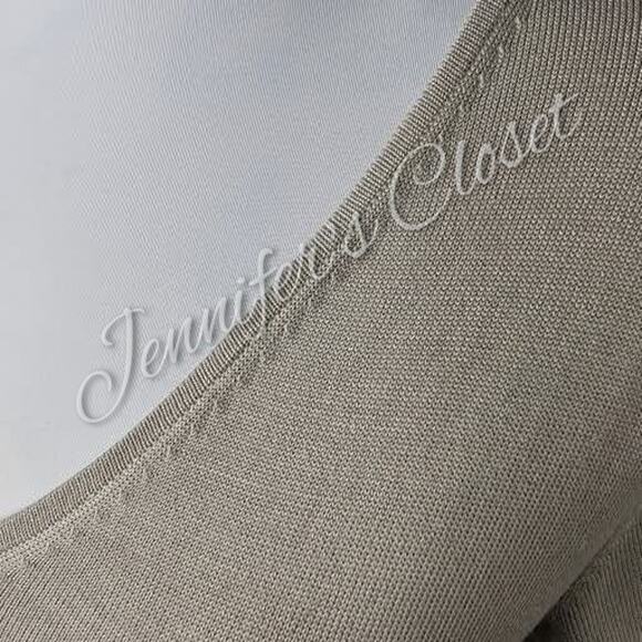 Banana Republic Stretch Tan Silk V Neck Side Ties Long Sleeve Sweater Size Small - Picture 3 of 9